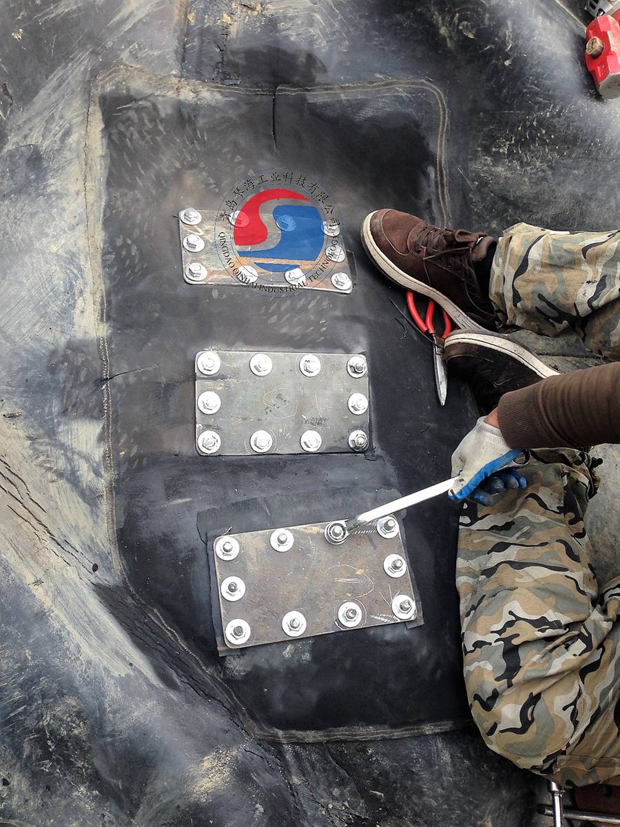 橡胶坝不锈钢夹板修补法