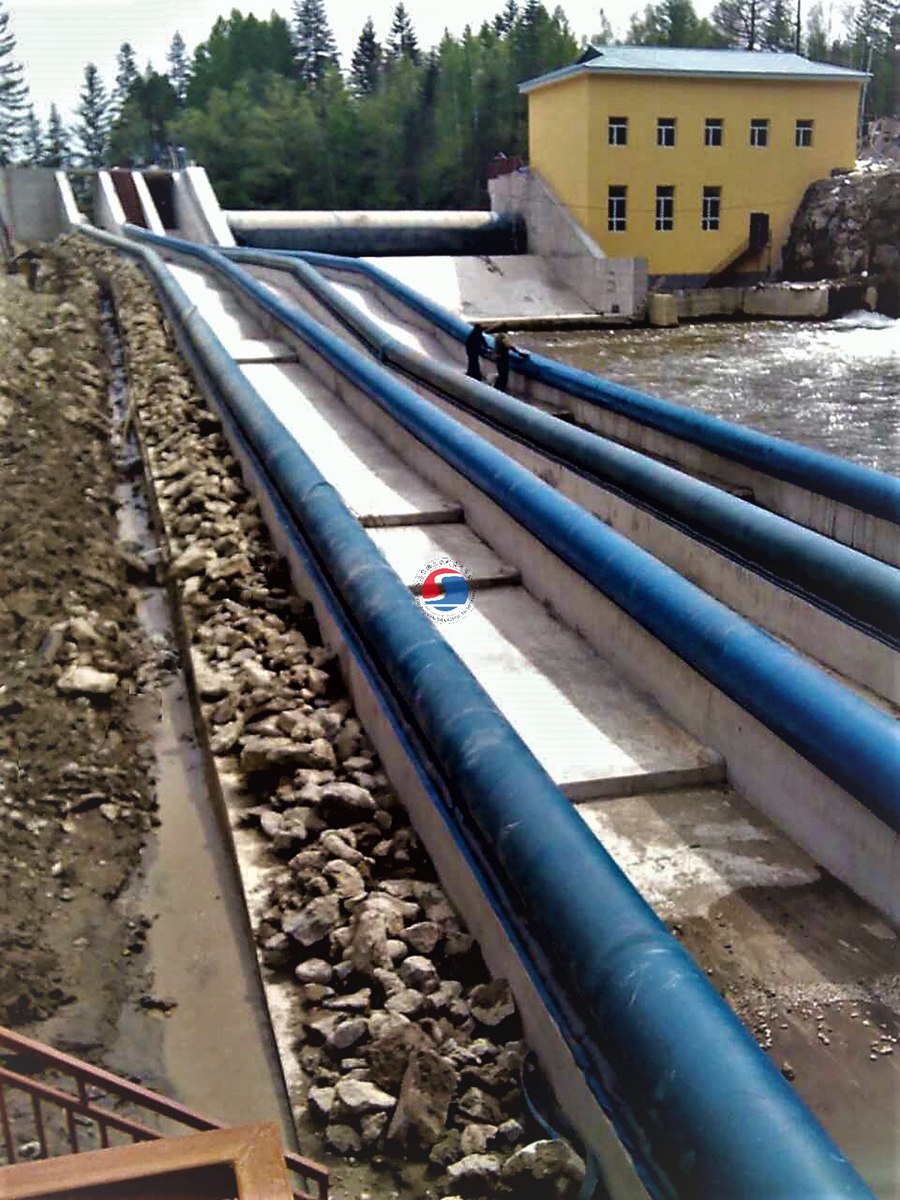 坝长35m，坝高3m，枕式充水橡胶坝